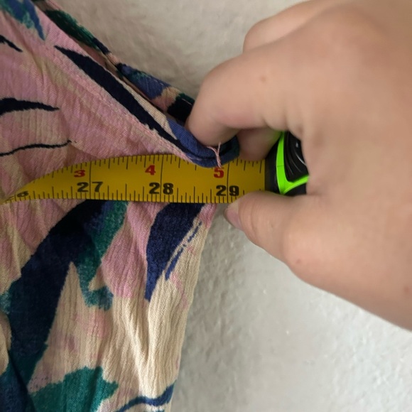 Torrid 5X Floral Off-Shoulder Top - Green and Pink Tropical Coastal Vacation - Picture 7 of 15